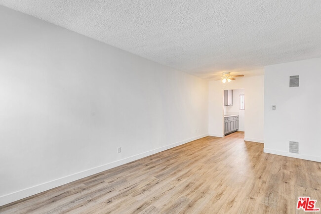 Building Photo - 1812 N Gramercy Pl Unit 11
