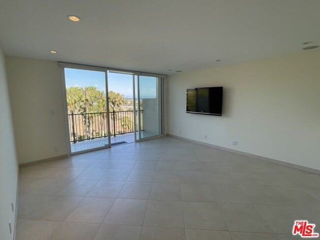 Photo - 23901 Civic Center Way Unit 124