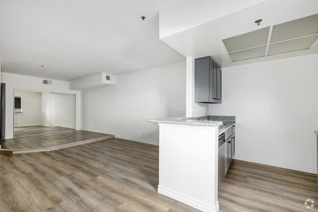 1BR, 1BA - 600SF - Kitchen - Santa Fe