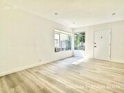 Photo - 318 S Mariposa Ave