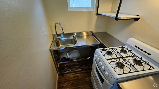 Building Photo - 13453-13454 Filmore St Rental