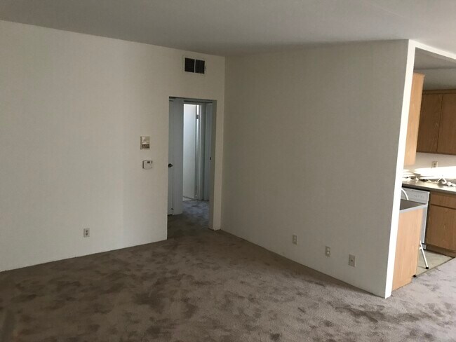 Photo - 14141 Tiara St Unit Apt 13