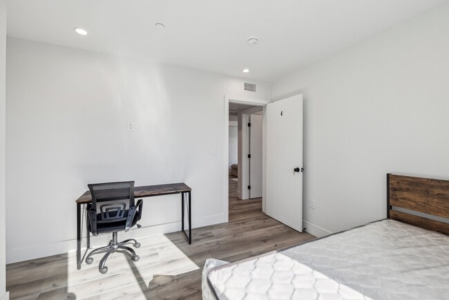 Photo - 1377 W 36th Pl