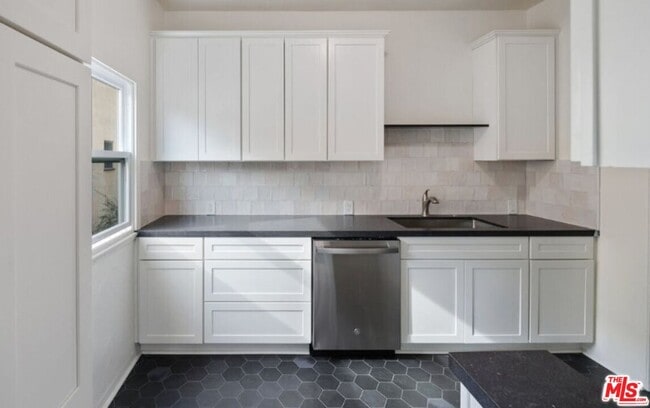 Photo - 409 N Curson Ave