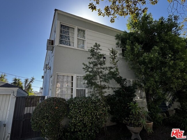Building Photo - 1242 Edris Dr
