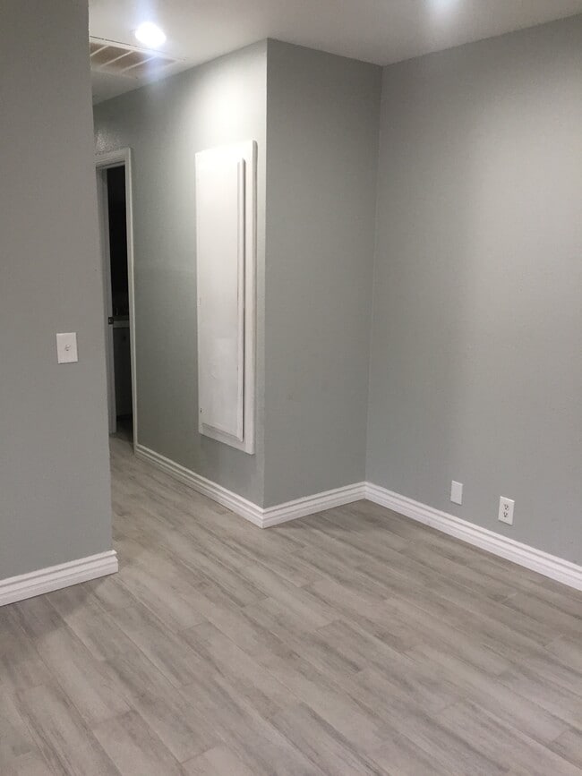 Photo - 16588 Vine St Unit #B