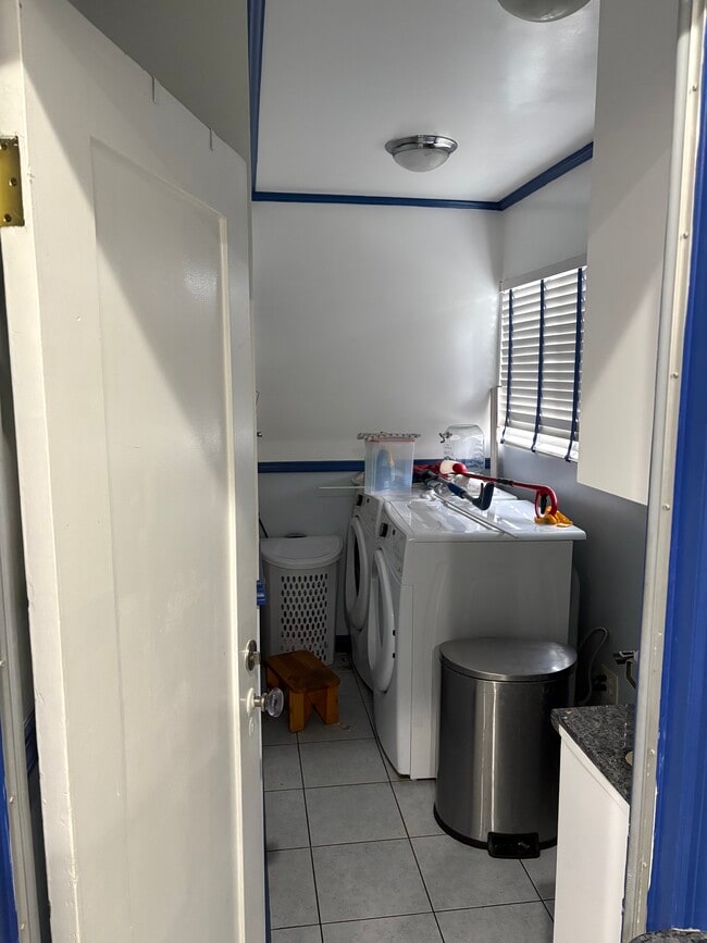 Photo - 4177 Halldale Ave