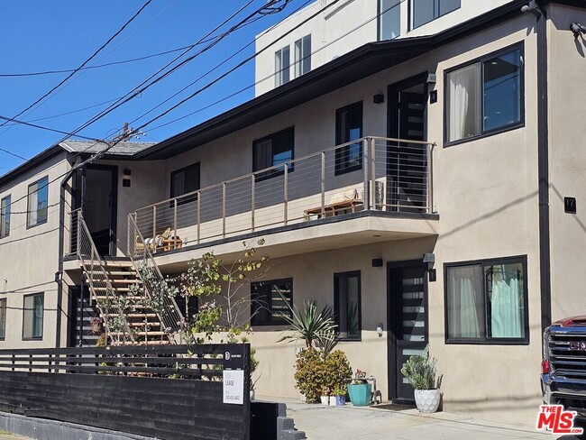Building Photo - 17 Sunset Ave Rental