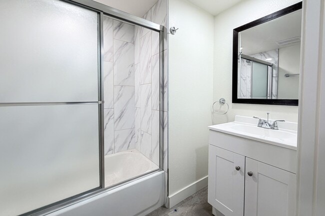 Photo - Brand New Luxury 4 & 5 Bed Units Unit #2120