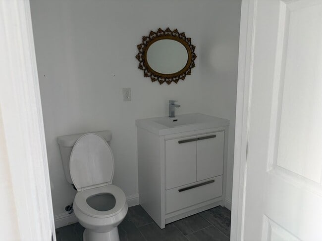 Photo - 1254 W 41st Pl