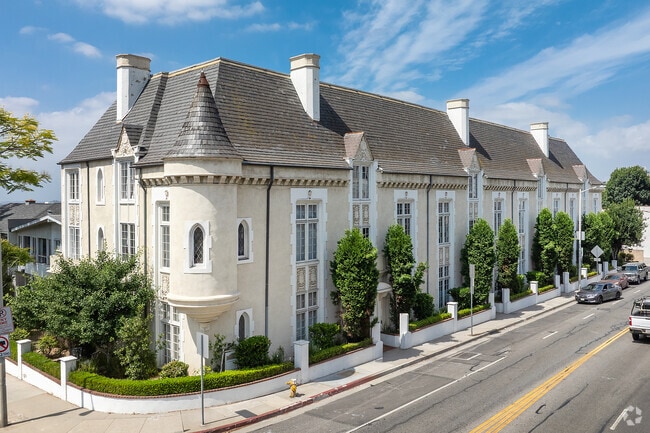 The Four Gables - The Four Gables Apartments
