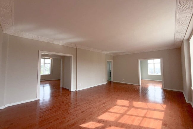 Photo - 1314 Hayworth Ave