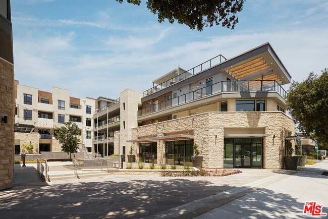 Photo - 299 E Thousand Oaks Blvd Condo Unit 251