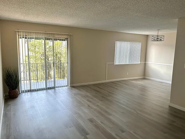 Photo - 220 E Live Oak St Unit 19