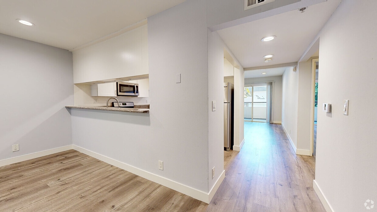 3D Tour - La Mirada Plaza Apartments