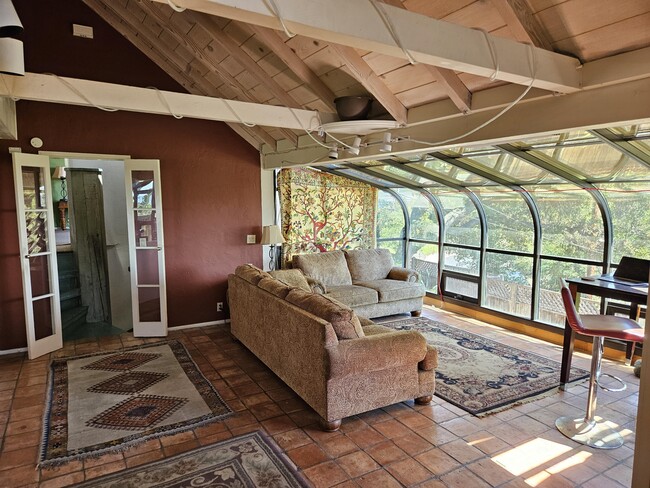 Building Photo - 836 Cheltenham Rd Rental
