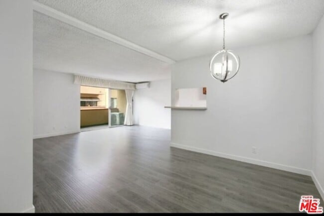 Building Photo - 855 Victor Ave Unit 210