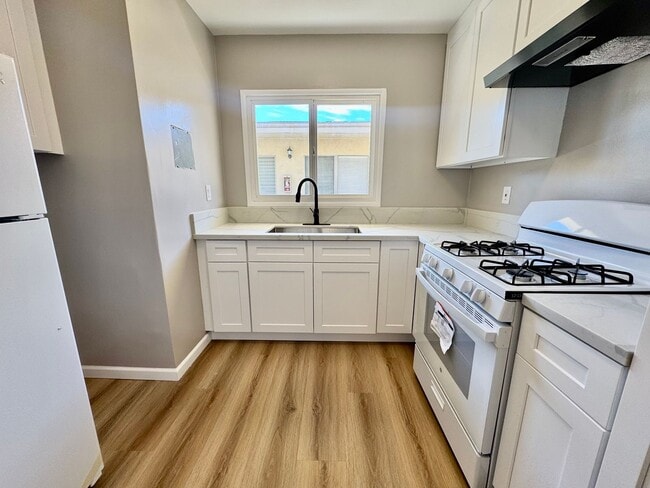 Photo - 337 Rexford Dr Unit 337 S Rexford Dr 6