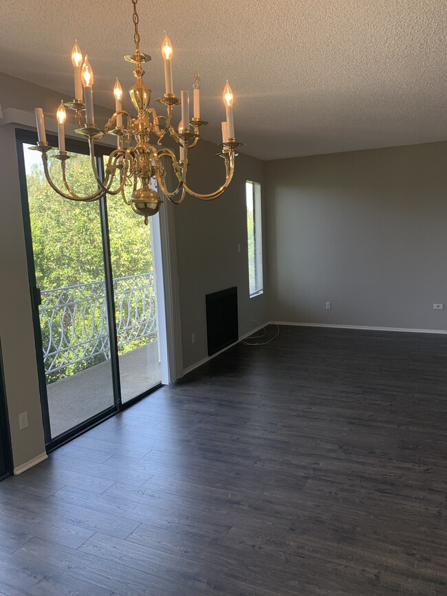 Building Photo - 19029 Nordhoff St Unit 308