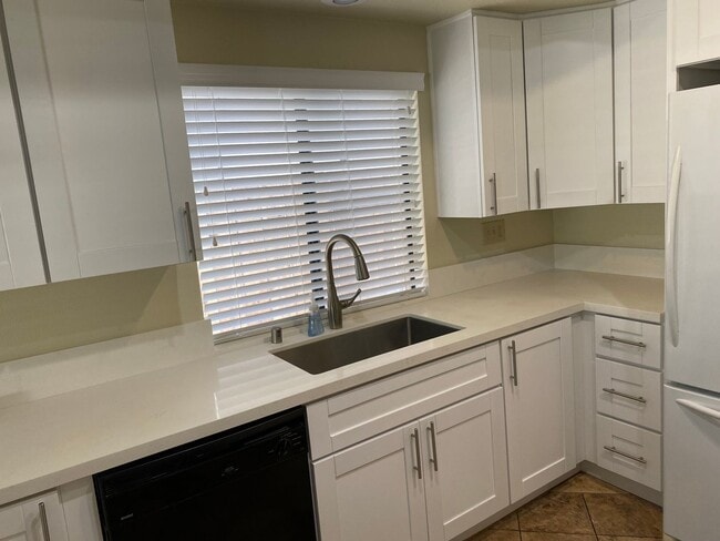 Photo - 3 Bed 2.5 House w/ 2 Car Garage in Prime Eastlake Location