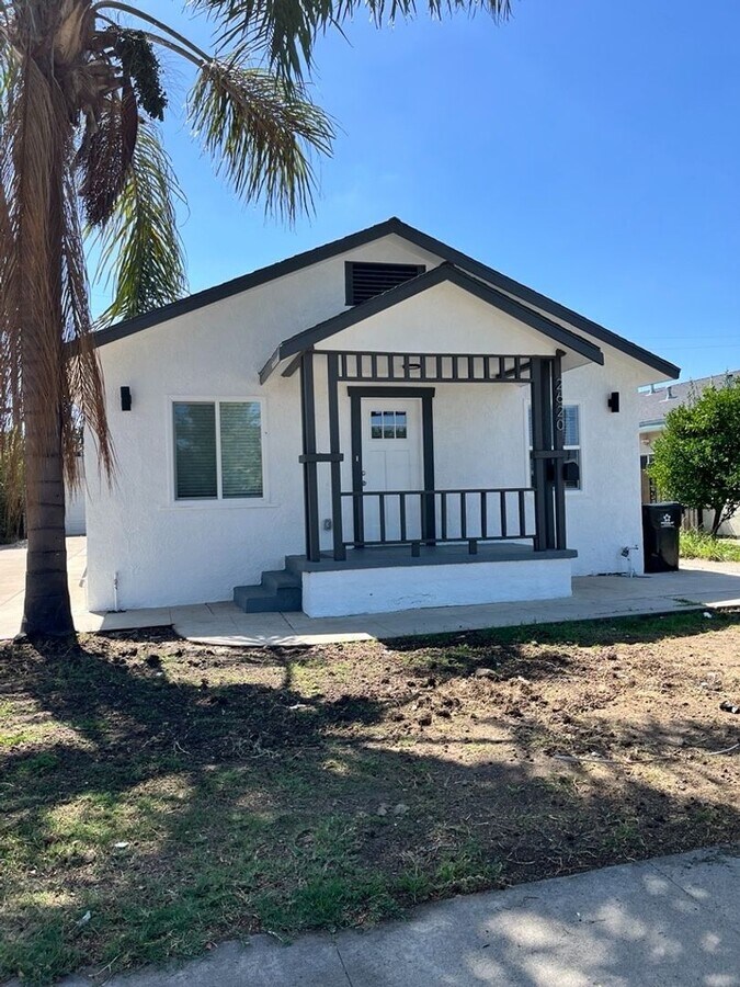 Photo - 2620 W Olive Ave