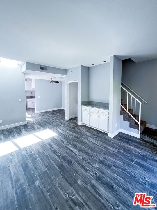 Building Photo - 9939 Topanga Canyon Blvd Unit 6