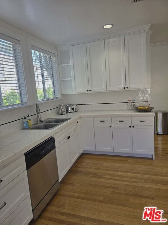 Photo - 2122 Hillhurst Ave