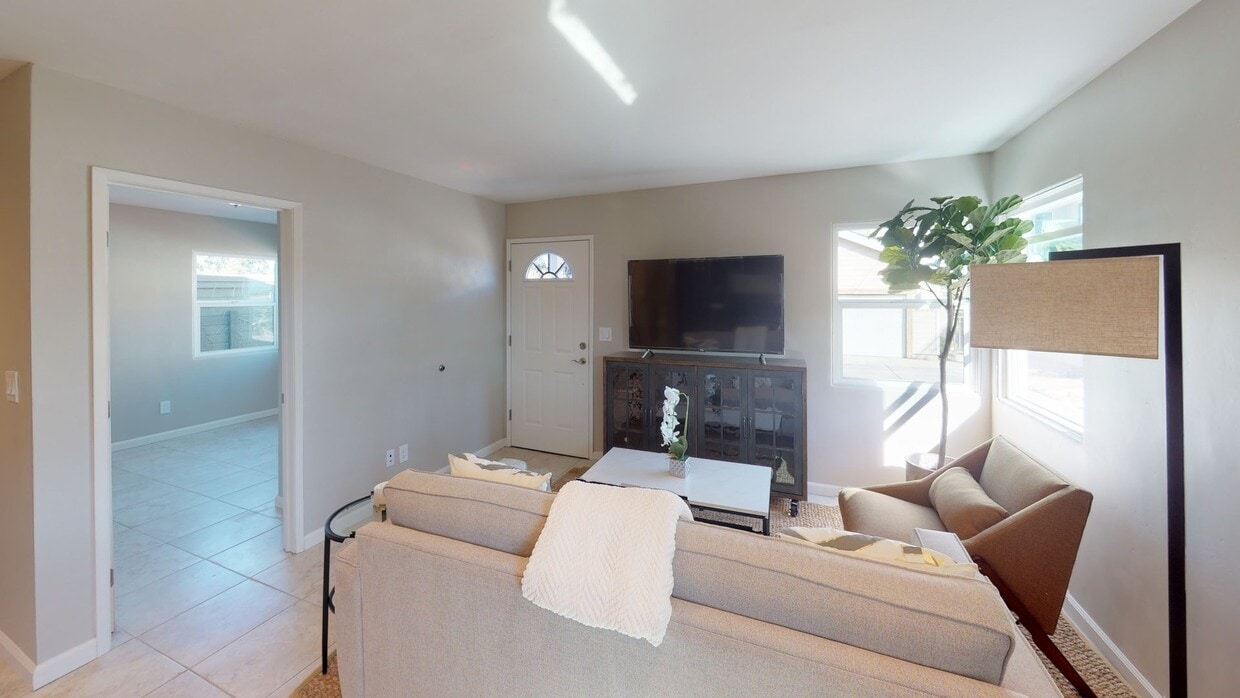 3D Tour - 3549 Nile St House