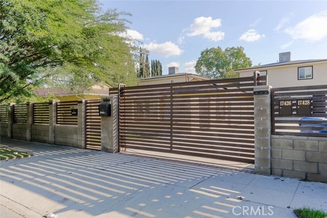 Photo - 17428 Roscoe Blvd