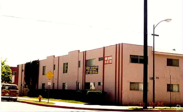 Photo - 19248 Bryant St