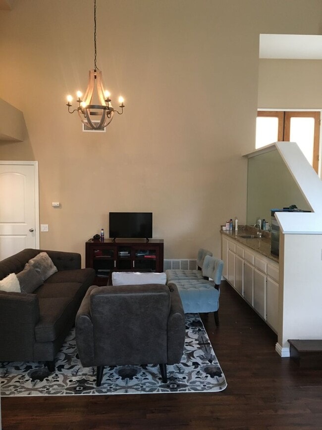 4BD 2.5BA House located in Vineland Hills of Poway - 4BD 2.5BA House located in Vineland Hills of Poway