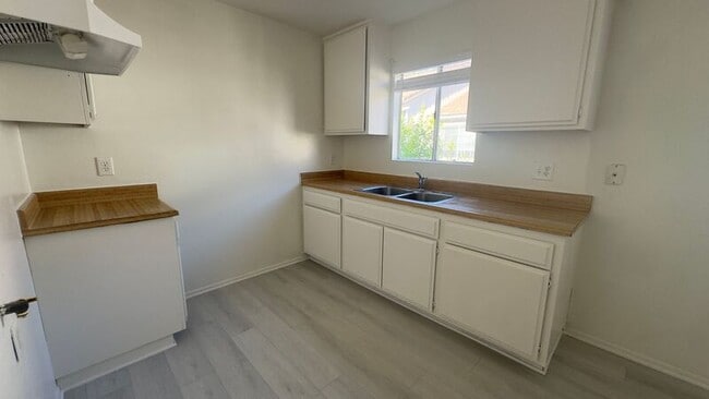 Photo - 3814 Grace Ave