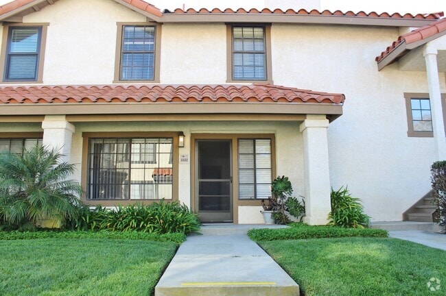 Building Photo - The Colony, Mandalay Beach | Patios Galore... Rental