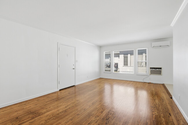 Photo - 722 1/2 N Edinburgh Ave Unit 722.5