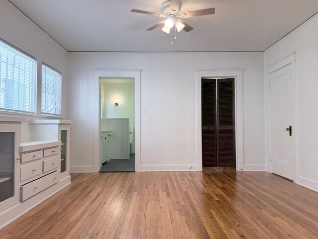 Photo - 1844 1/2-1844 1/2 N Mariposa Ave Unit 1844