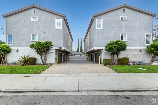 Photo - 7359 Kester Ave