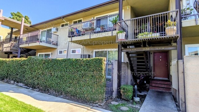 Photo - 1850 W Greenleaf Ave