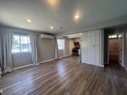 Photo - 6373 Osler St