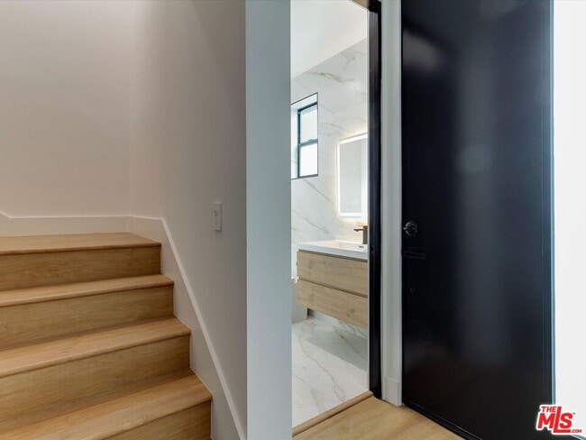 Photo - 2815 1/2 Redondo Blvd