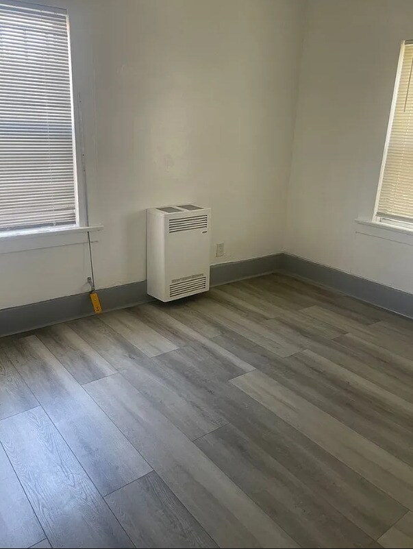 Photo - 1656 W 11th Pl