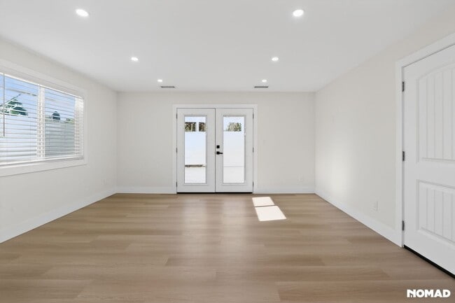 Photo - 212 E Florence Ave