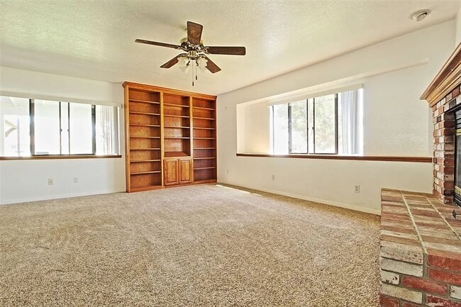 Photo - 3BD/2BA HOME AVAILABLE IN NORTH CLAIREMONT ONLY $4,495!