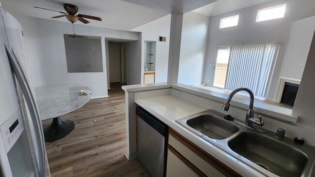 Photo - Collis Apartments