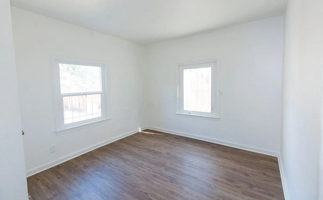 Photo - 1640 Gundry Ave