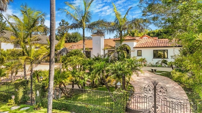 Photo - 114 S Layton Dr