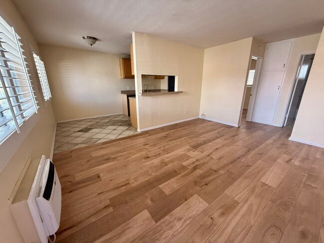 Photo - 1464 Essex St Unit 7