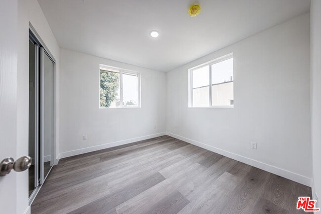 Photo - 1617 W 55th St