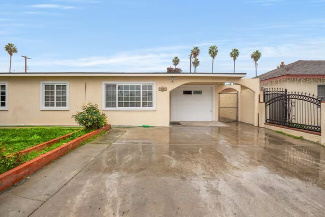 Photo - 430 E 184th St