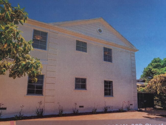 Photo - 2018 W 39th St