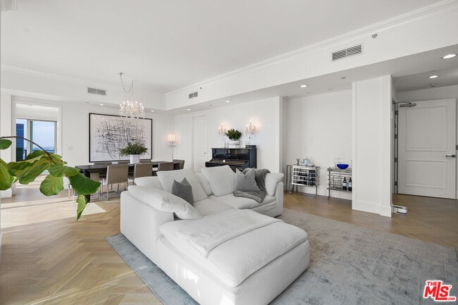 Photo - 10727 Wilshire Blvd